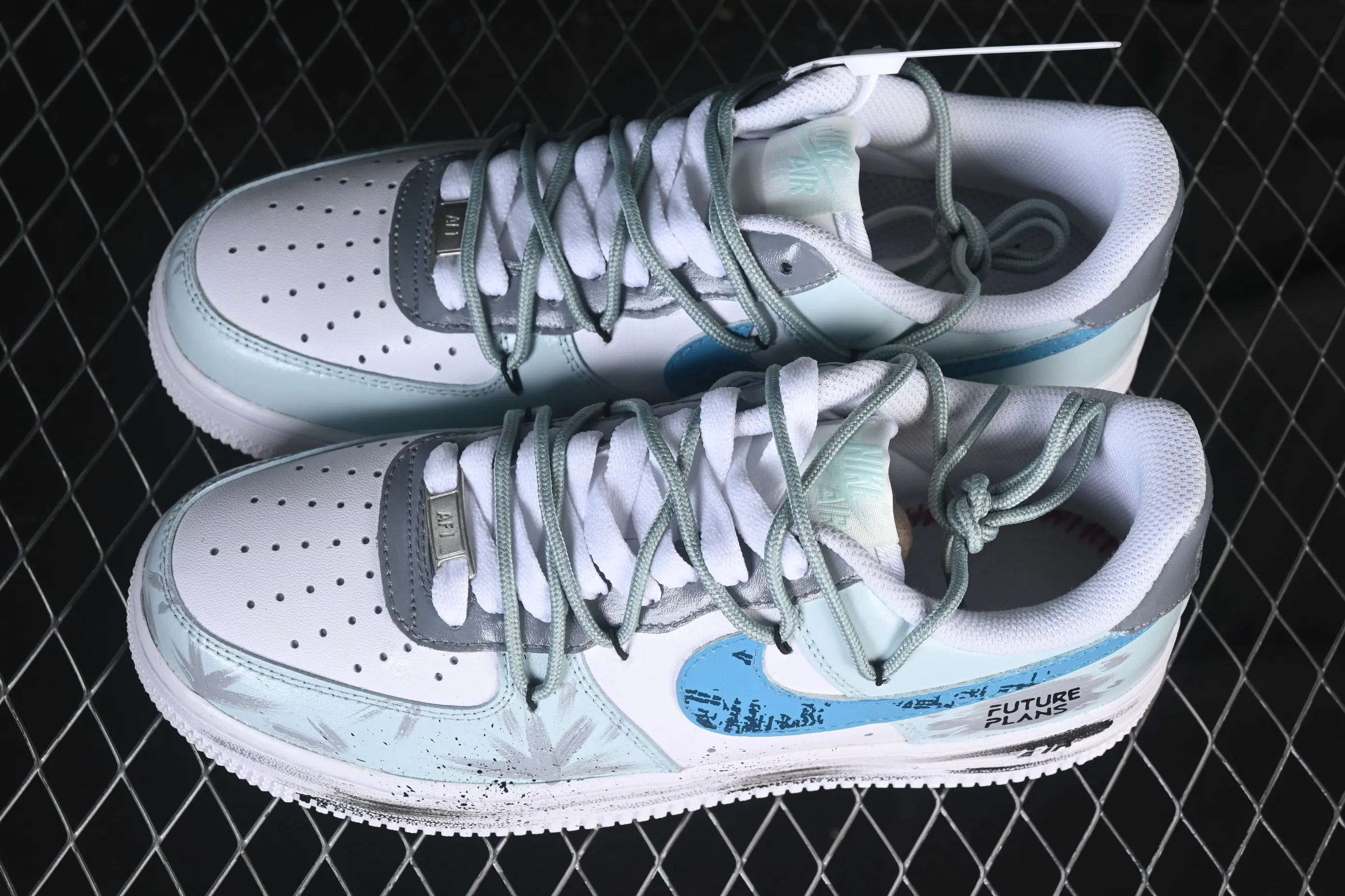 All categories Nk Air Force 1 Air Force series Nk Air Force 1 Low Air Force low-top Nike Air Force 1'07 Low "Grey Tune Era" Hand-painted graffiti Gray Tune Era Air Force 1 low-top casual sneakers LJ8822-202